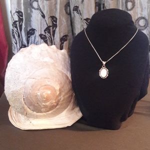 Pink Mother of Pearl pendant necklace